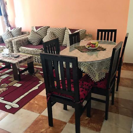Cozy New 2 Bd Amazing Beach View Next To Hilton Hotel Family Only !العائلات فقط Alexandrië Buitenkant foto