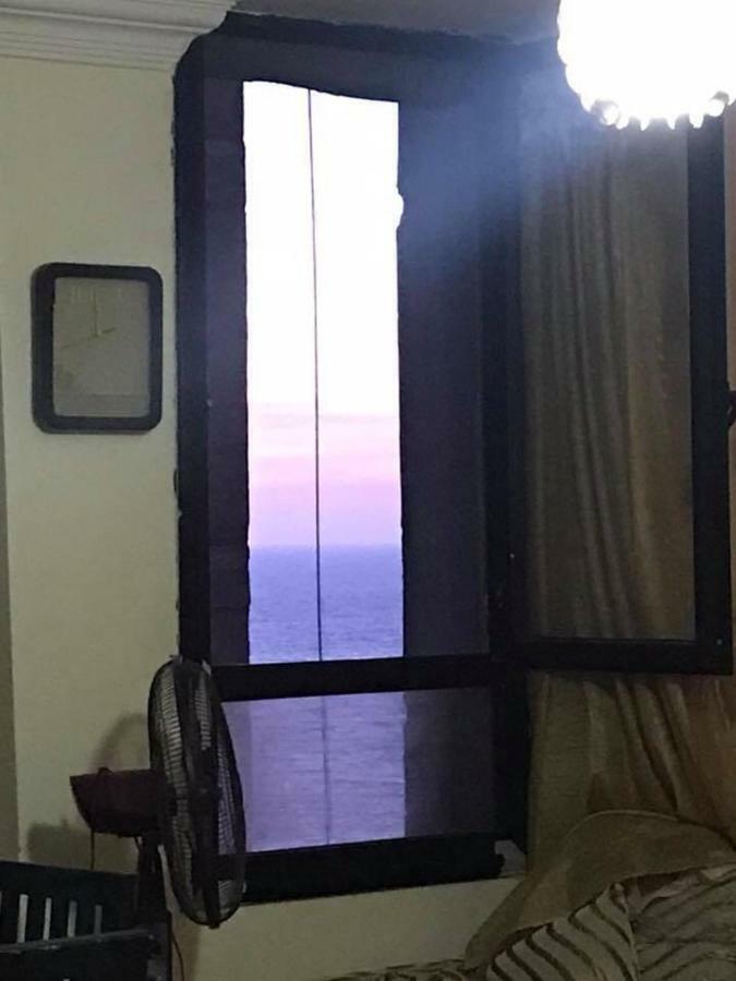 Cozy New 2 Bd Amazing Beach View Next To Hilton Hotel Family Only !العائلات فقط Alexandrië Buitenkant foto