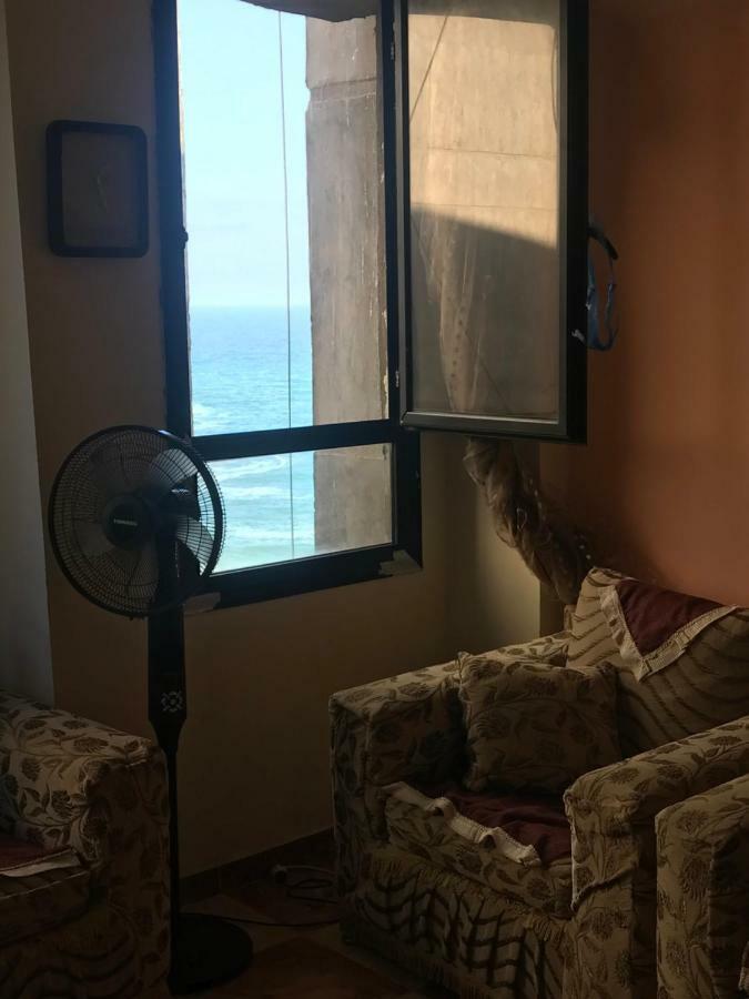 Cozy New 2 Bd Amazing Beach View Next To Hilton Hotel Family Only !العائلات فقط Alexandrië Buitenkant foto
