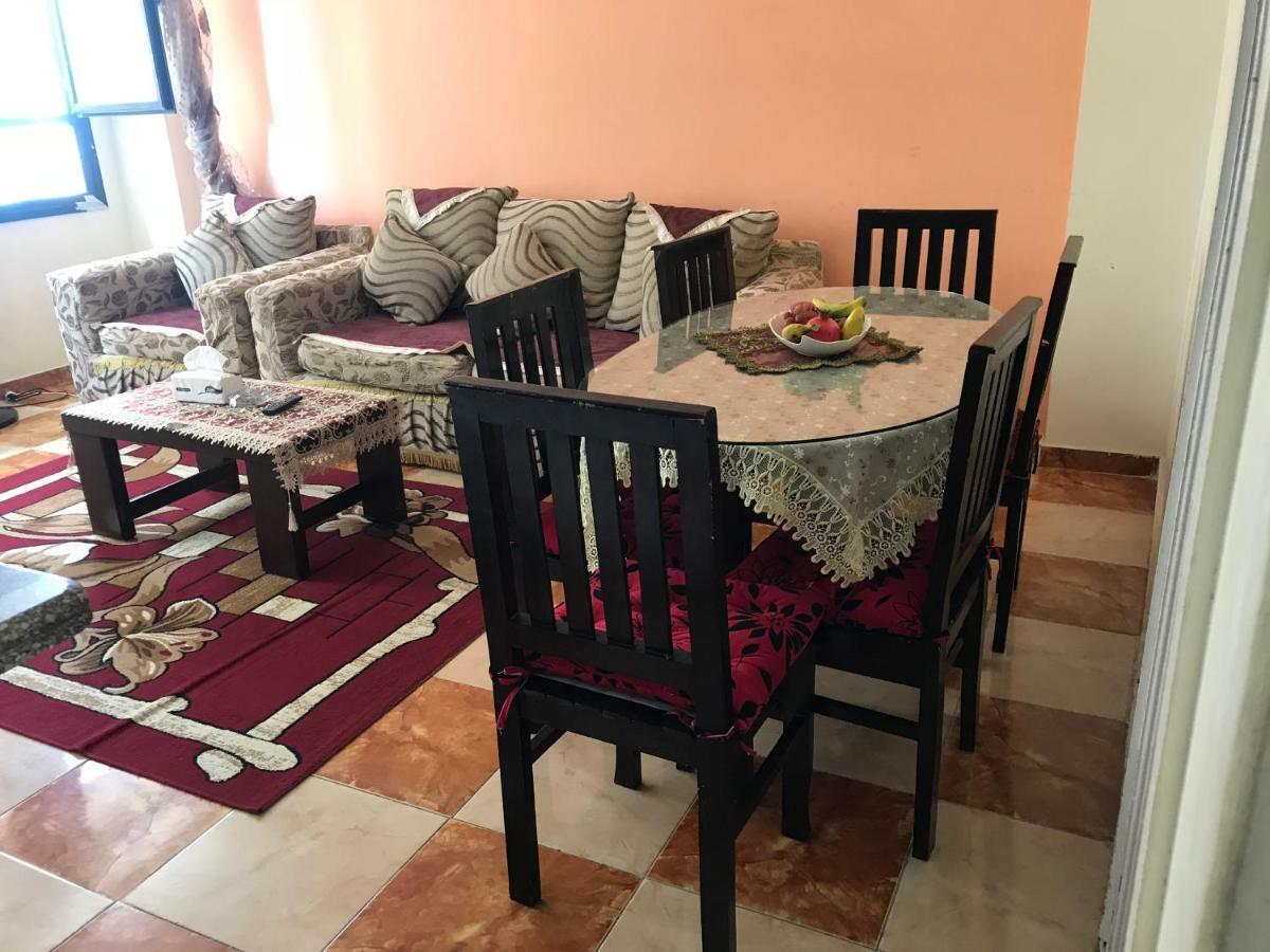 Cozy New 2 Bd Amazing Beach View Next To Hilton Hotel Family Only !العائلات فقط Alexandrië Buitenkant foto