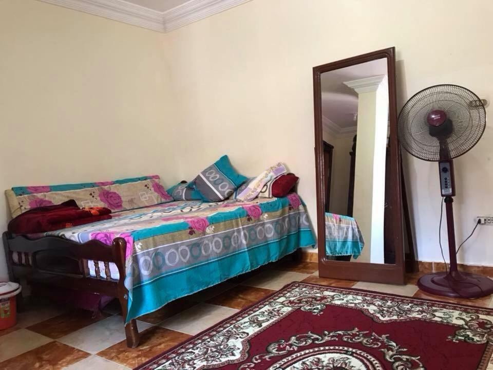 Cozy New 2 Bd Amazing Beach View Next To Hilton Hotel Family Only !العائلات فقط Alexandrië Buitenkant foto